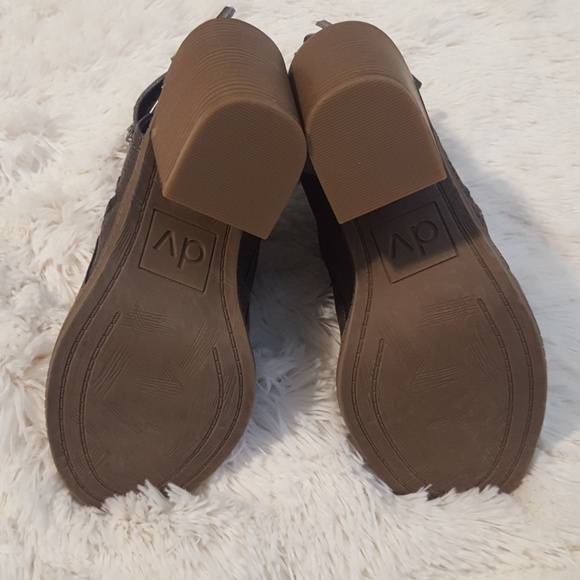 Brown gray open toe booties. New with tags - Picture 5 of 6